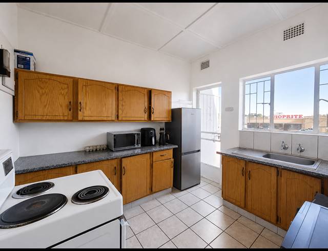 2 BEDROOM FLAT FOR SALE IN THREE RIVERS